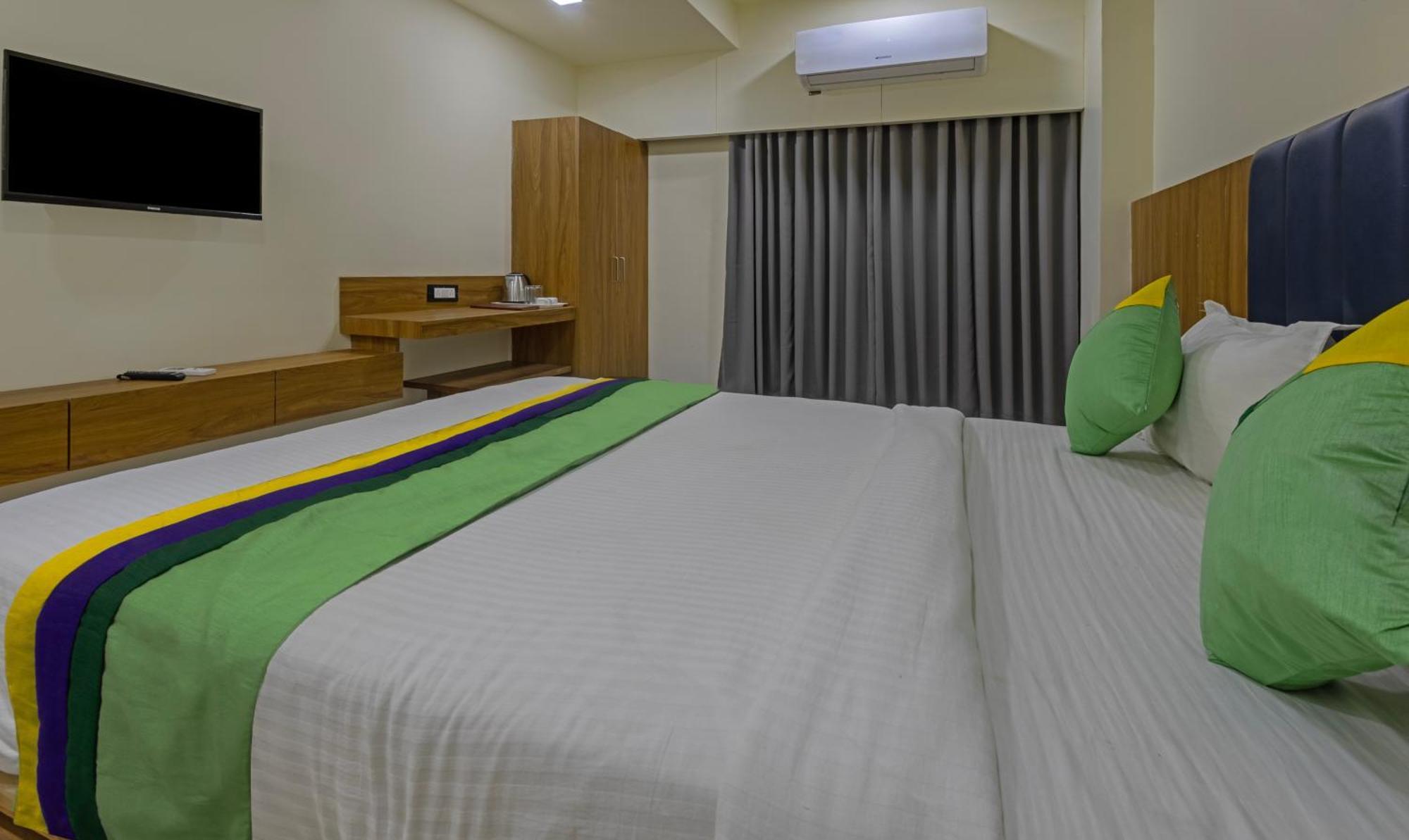 Treebo Eden Park, Ahmedabad Hotel Batwa Exterior photo