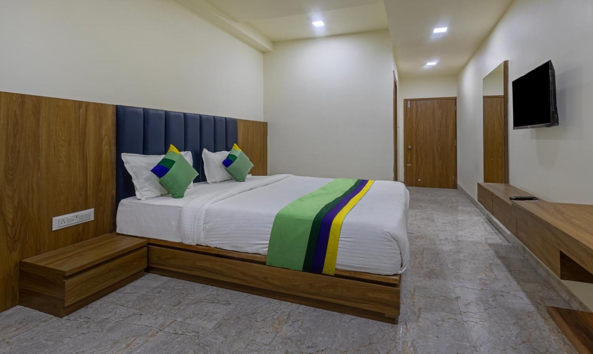 Treebo Eden Park, Ahmedabad Hotel Batwa Exterior photo