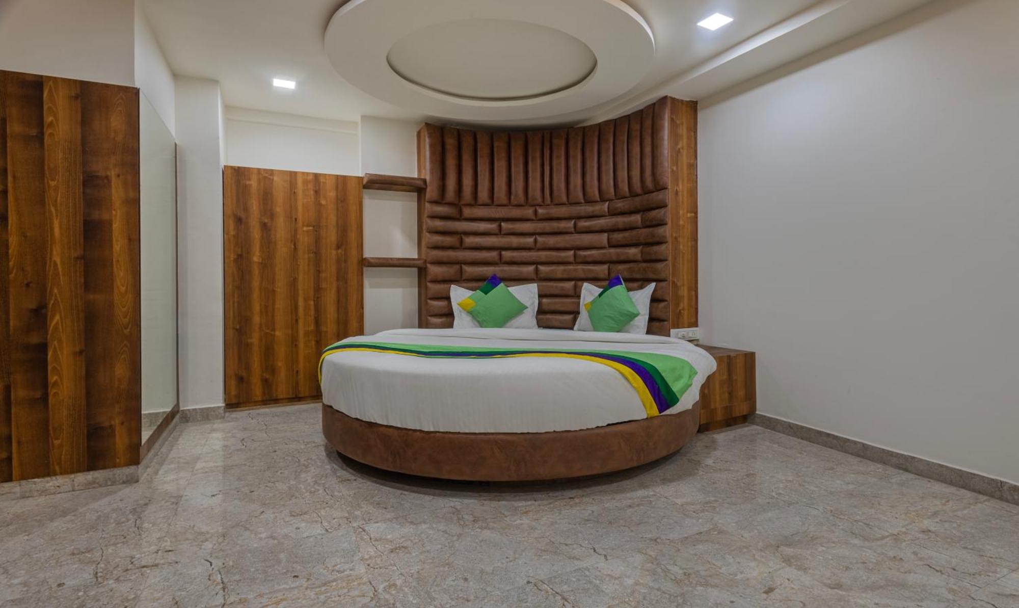 Treebo Eden Park, Ahmedabad Hotel Batwa Exterior photo