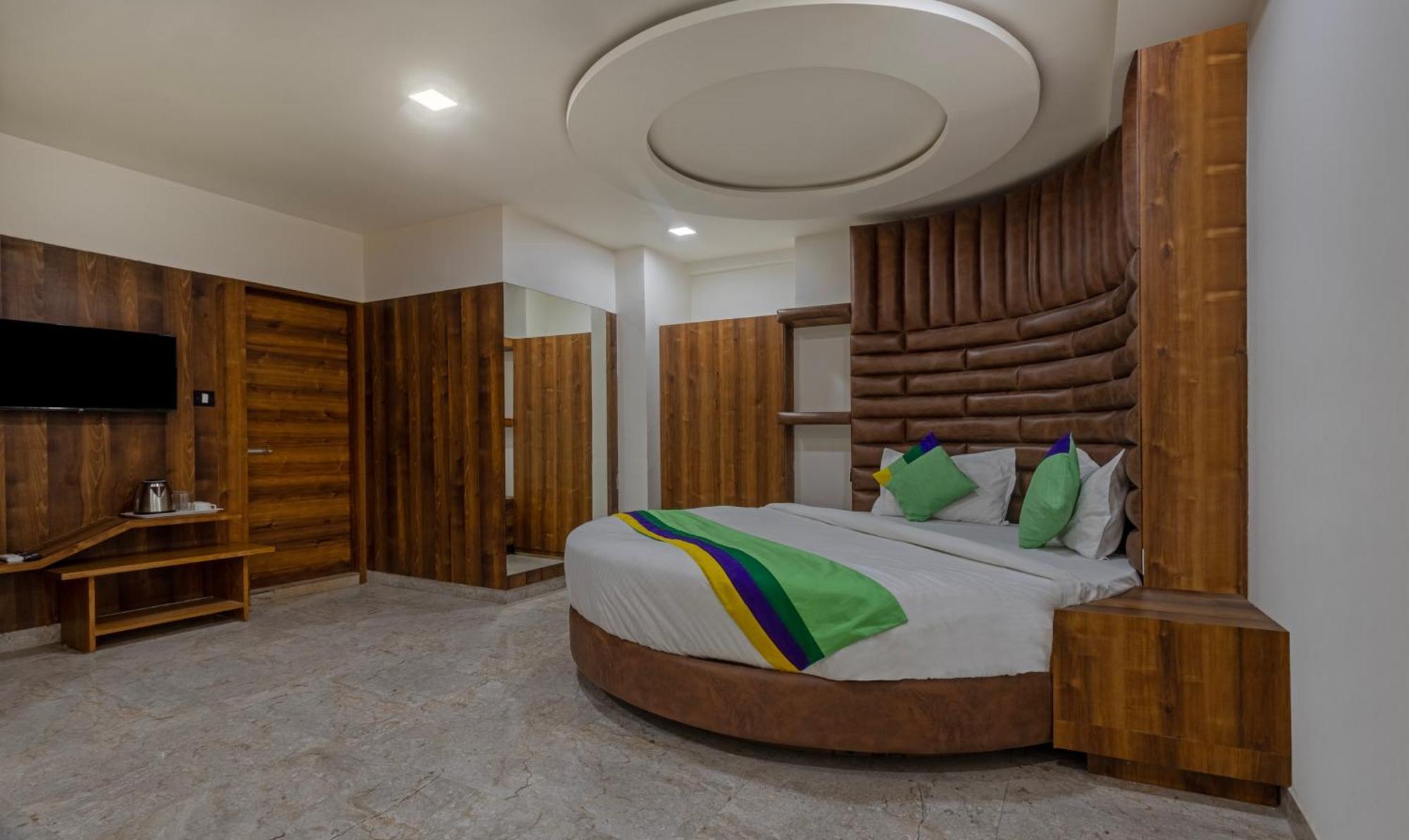 Treebo Eden Park, Ahmedabad Hotel Batwa Exterior photo