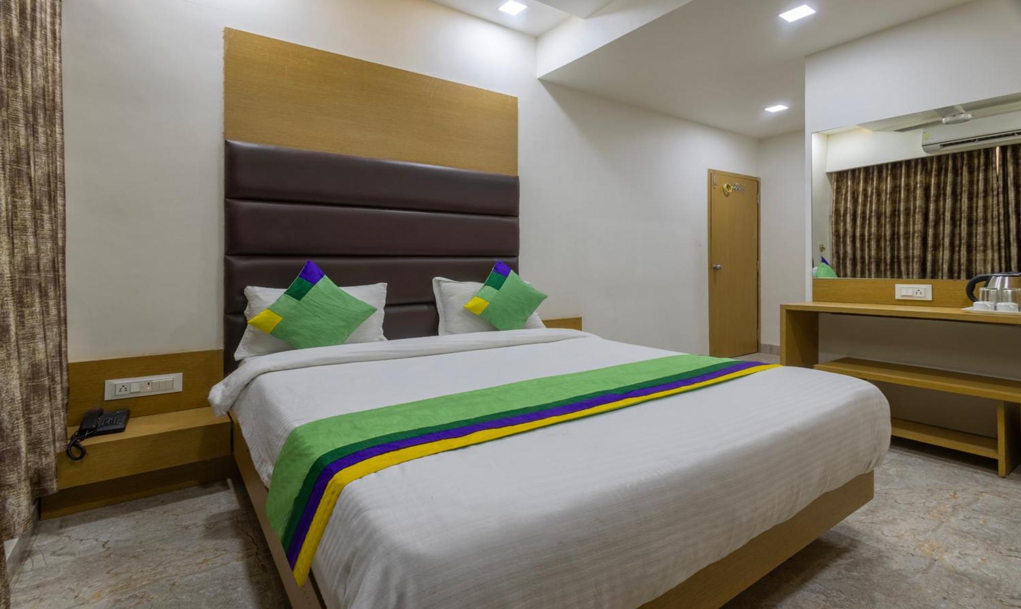 Treebo Eden Park, Ahmedabad Hotel Batwa Exterior photo
