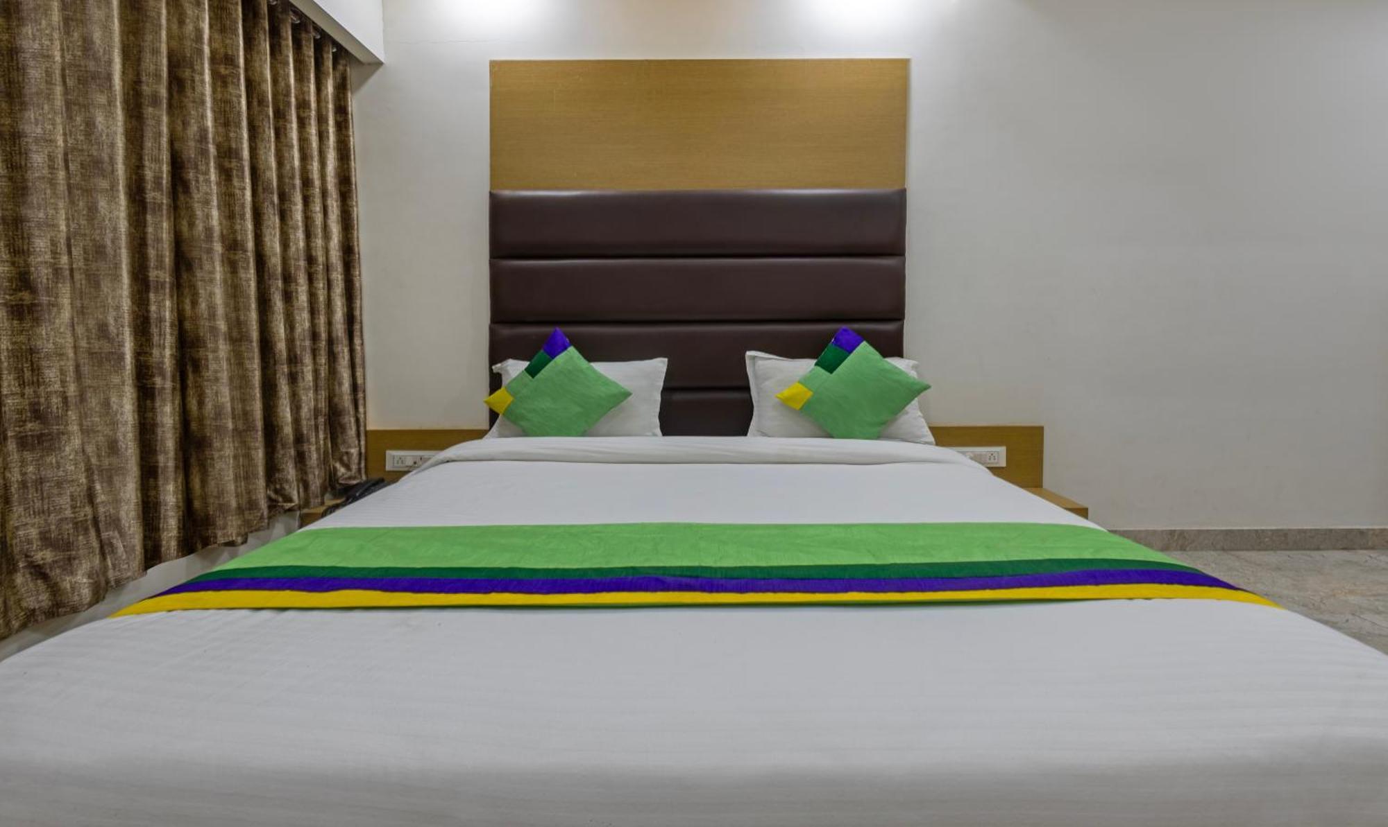 Treebo Eden Park, Ahmedabad Hotel Batwa Exterior photo